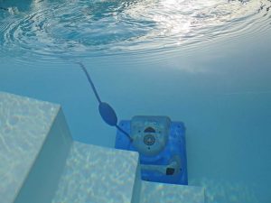 Aspirateur robot de piscine