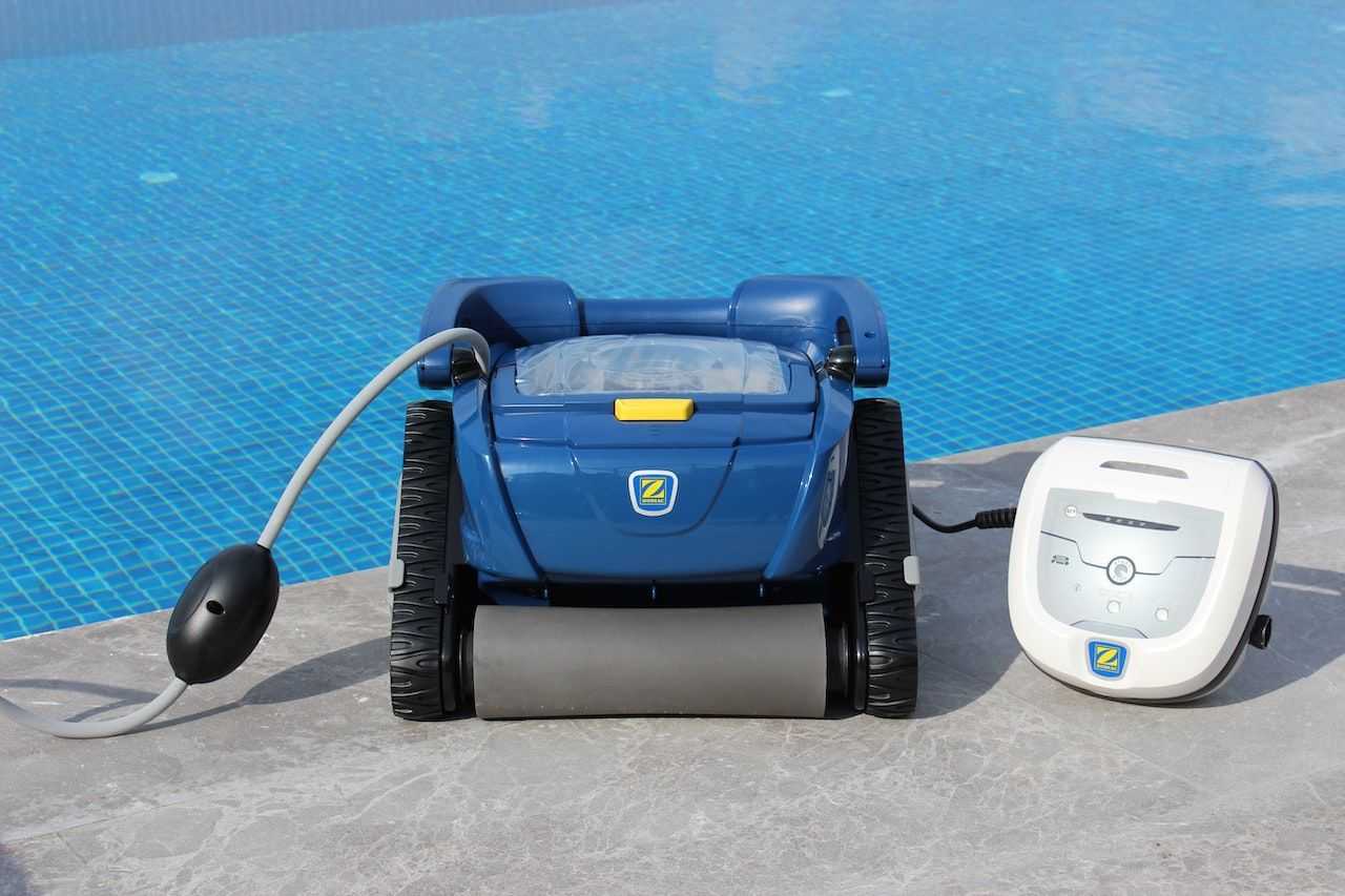 Aspirateur de piscine