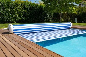 Couverture piscine : une protection additionnelle essentielle